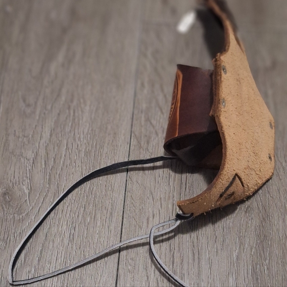 Tooled Leather Beer Bottle Hip Holder-Holster Dog Rottweiler? Vintage? - Picture 8 of 8